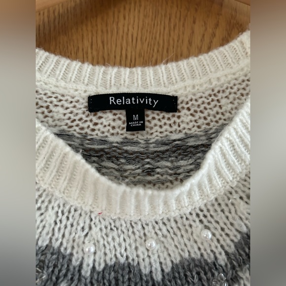 Women’s Relativity Sweater - Picture 3 of 6